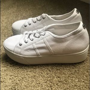 Steve Madden Maddi Shoe